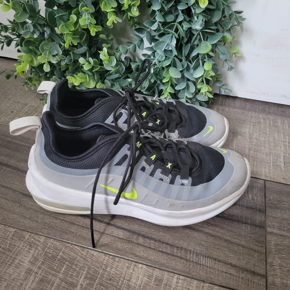 Nike Air Max Axis (GS) Wolf Gray Volt Youth Size 2Y - Picture 3 of 8